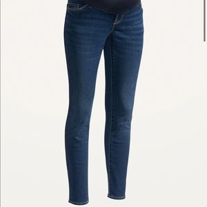 Old Navy maternity full-panel medium wash jeans